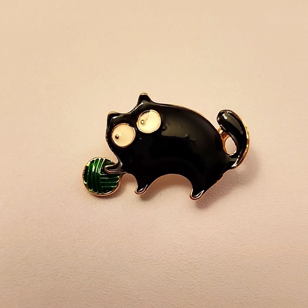 Black Cat Yarn Brooch Necklace Combo